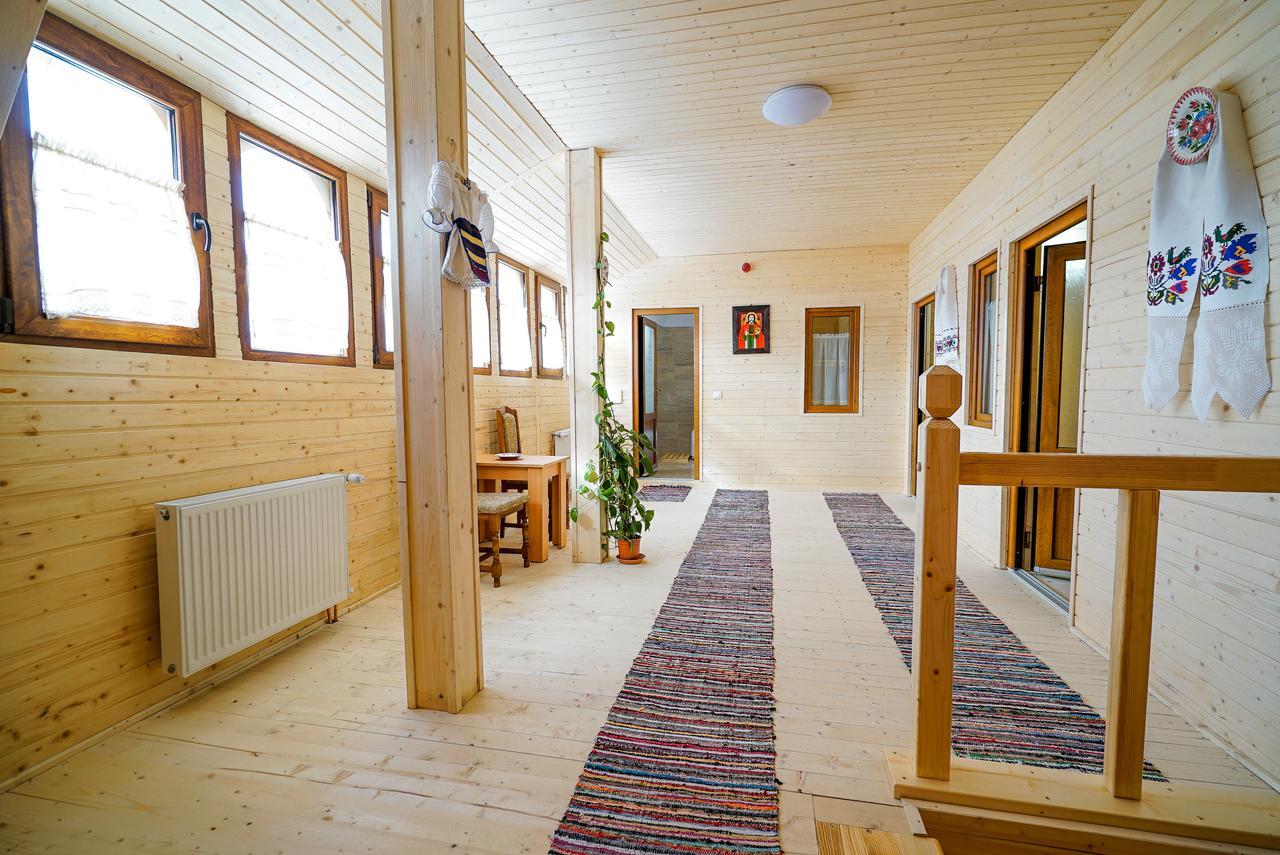 Hotel Casa Ralucai Moisei Zewnętrze zdjęcie